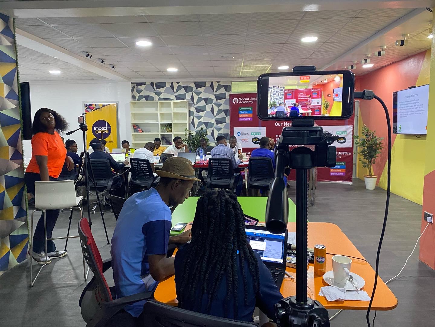 FC65D889-6B9E-4AA3-A81F-1CD567055C2C